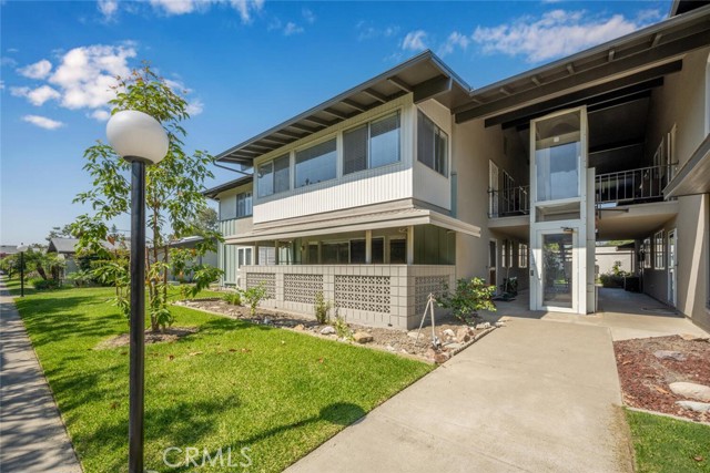 1930 St John Road, Seal Beach CA: https://media.crmls.org/medias/62ecf76c-a1e5-49c7-8592-064c7a566534.jpg