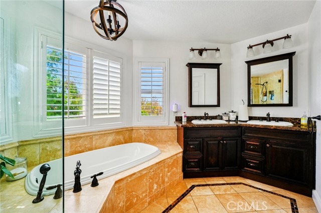 6511 Westview Drive, Riverside CA: https://media.crmls.org/medias/62ed4b1a-50e6-4ee3-aeb8-e18c514a6a3a.jpg