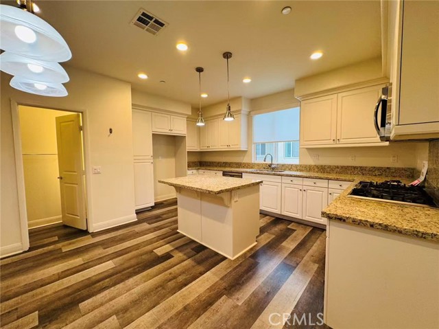 Detail Gallery Image 9 of 20 For 7374 Luminaire Pl, Rancho Cucamonga,  CA 91739 - 2 Beds | 2/1 Baths