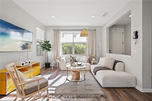 Detail Gallery Image 7 of 66 For 116 Nature Walk, Irvine,  CA 92618 - 3 Beds | 3/1 Baths