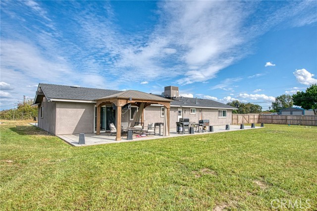 Detail Gallery Image 5 of 41 For 36881 Verde, Madera,  CA 93636 - 3 Beds | 2 Baths