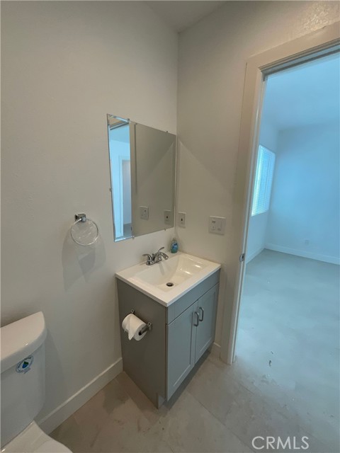 Detail Gallery Image 8 of 13 For 17371 Queens Ln #105,  Huntington Beach,  CA 92647 - 3 Beds | 2 Baths