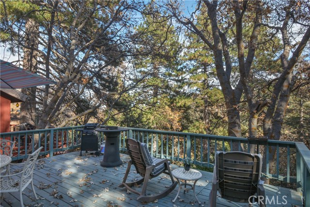 Detail Gallery Image 11 of 22 For 735 E Victoria Ct, Lake Arrowhead,  CA 92352 - 2 Beds | 1/1 Baths