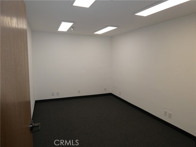 913 Ruberta Avenue, Glendale, California 91201, ,Commercial Lease,For Rent,913 Ruberta Avenue,CRGD23211279