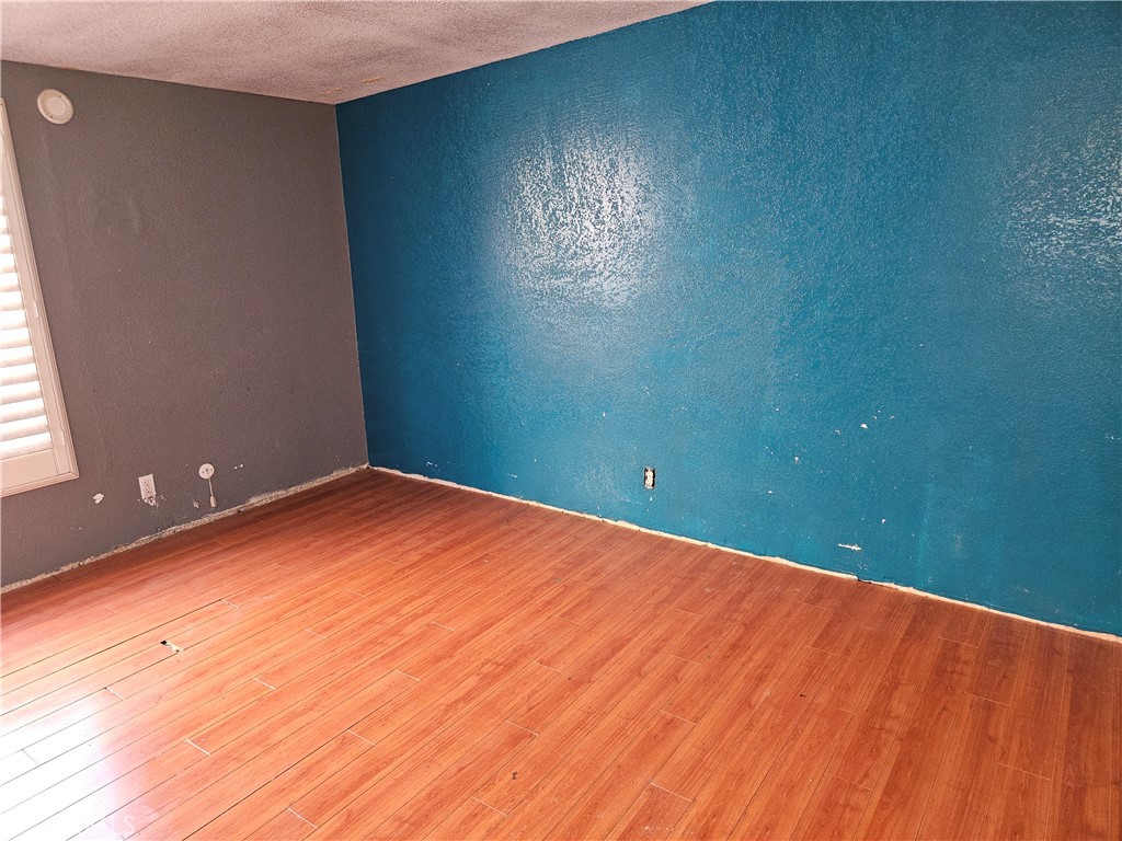 https://media.crmls.org/medias/62f02777-2ea0-44ea-9358-339fc1547840.jpg?preset=X-Large