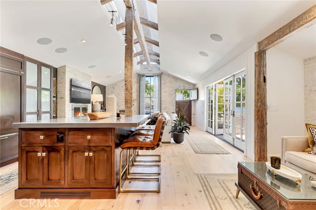 Detail Gallery Image 11 of 23 For 2622 Crestview Dr, Newport Beach,  CA 92663 - 3 Beds | 3 Baths