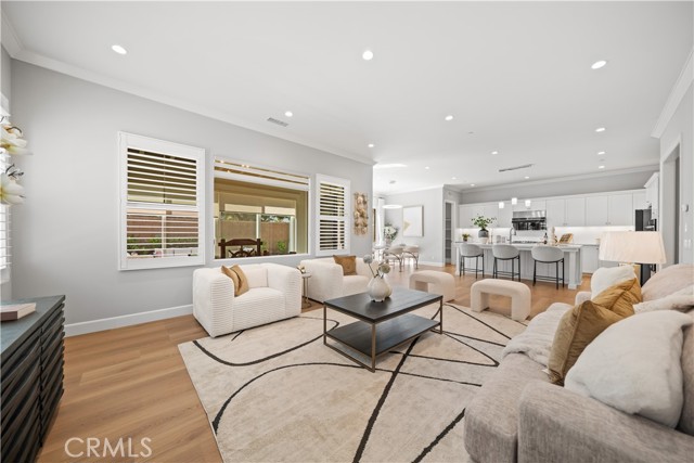 Detail Gallery Image 7 of 55 For 100 Henderson, Irvine,  CA 92620 - 4 Beds | 4/1 Baths