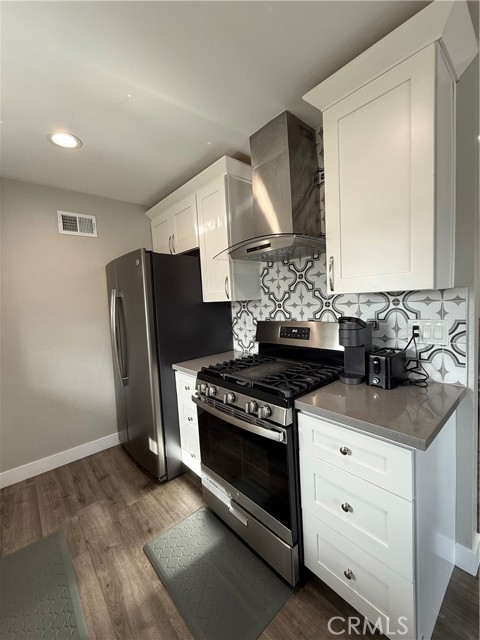 3935 W Mcfadden Avenue, Santa Ana CA: https://media.crmls.org/medias/62f28ce6-2140-451a-bb45-2580d14044a7.jpg