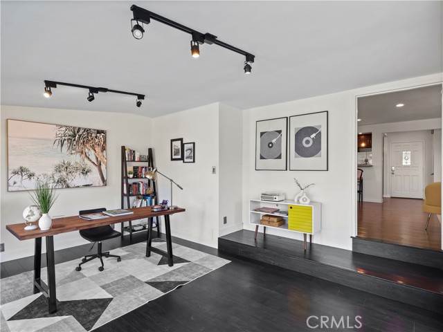 Detail Gallery Image 25 of 57 For 8110 Lesner Ave, Lake Balboa,  CA 91406 - 3 Beds | 2 Baths