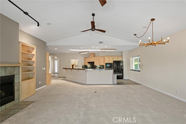 43 Edgewater Court, Chico CA: https://media.crmls.org/medias/62f3c312-92bd-4a36-bdd8-3910b866c389.jpg