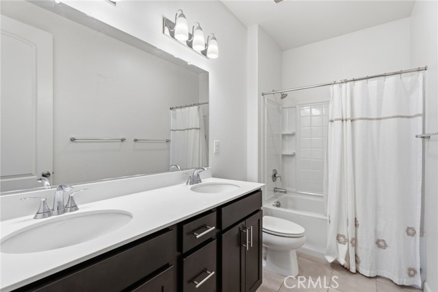 Detail Gallery Image 29 of 59 For 588 Overstone Ave, Madera,  CA 93636 - 5 Beds | 2/1 Baths