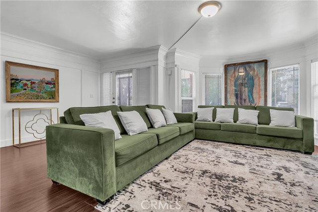 Detail Gallery Image 9 of 60 For 1434 N Genesee Ave, Los Angeles,  CA 90046 - 5 Beds | 2 Baths