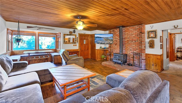 Detail Gallery Image 23 of 75 For 438 Boyd Trl, Big Bear Lake,  CA 92315 - 2 Beds | 2 Baths