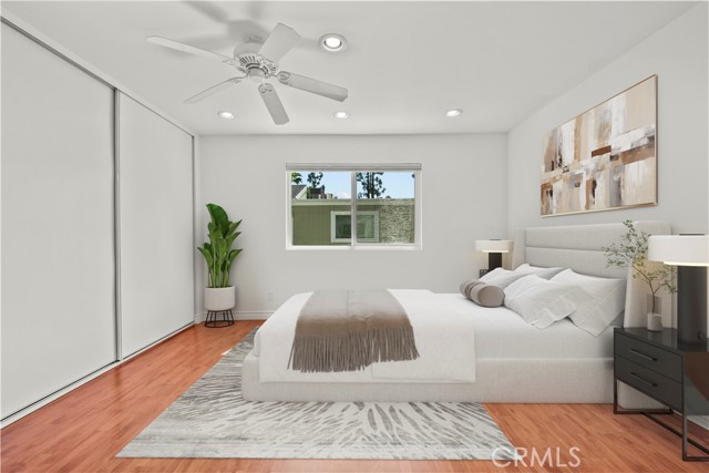 Detail Gallery Image 32 of 44 For 22117 Burbank #5,  Woodland Hills,  CA 91367 - 2 Beds | 1/1 Baths