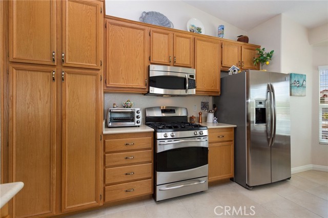 Detail Gallery Image 4 of 35 For 7397 Village Way, Yucca Valley,  CA 92284 - 3 Beds | 2 Baths