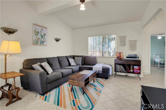 Detail Gallery Image 5 of 48 For 4435 Bullion Ave, Twentynine Palms,  CA 92277 - 4 Beds | 2/2 Baths