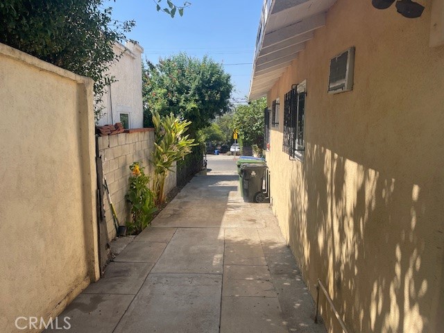 1153 Isabel Street, Los Angeles CA: https://media.crmls.org/medias/62f68f22-9598-48f7-9111-941b5826d5fd.jpg