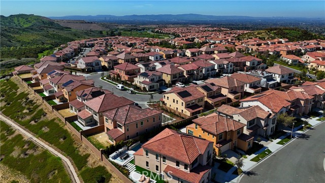149 Somera, Irvine CA: https://media.crmls.org/medias/62f6dac8-4ce8-46cd-b42a-829c4c04ed78.jpg
