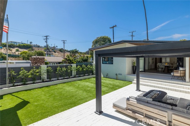 600 26th Street, Manhattan Beach, California 90266, 3 Bedrooms Bedrooms, ,2 BathroomsBathrooms,Residential,Sold,26th,SB22148889