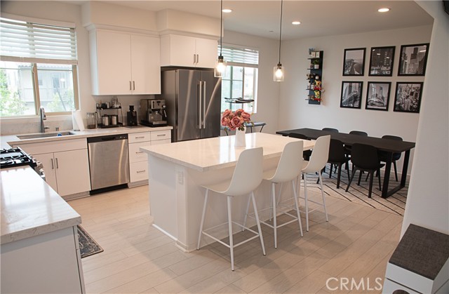 Detail Gallery Image 4 of 17 For 15941 Bravery Ave, Chino,  CA 91708 - 3 Beds | 2/1 Baths