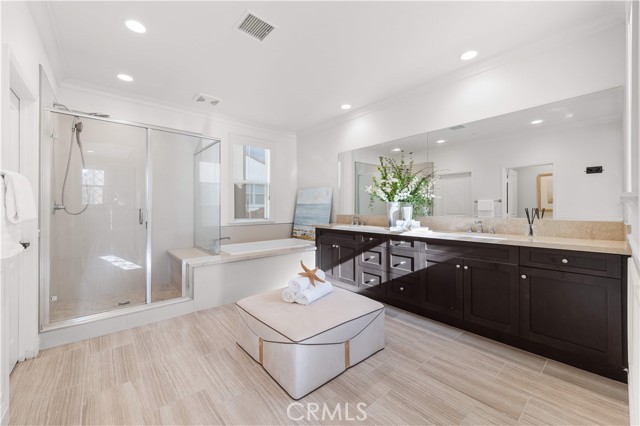 Detail Gallery Image 34 of 50 For 135 Hollow Tree, Irvine,  CA 92618 - 4 Beds | 3 Baths