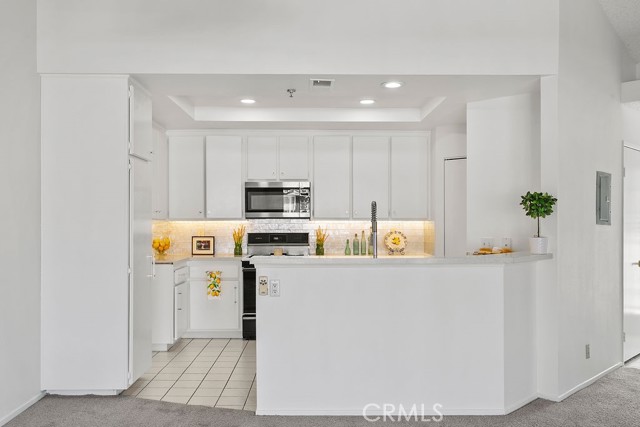 Detail Gallery Image 8 of 32 For 10371 Garden Grove Boulevard #20,  Garden Grove,  CA 92843 - 3 Beds | 3 Baths