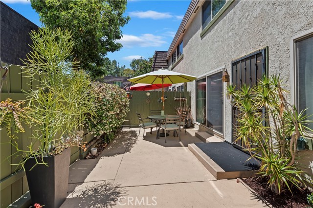 419 N Alice Way, Anaheim CA: https://media.crmls.org/medias/62f8d426-dbac-4e54-ae75-c8ef21aef1fd.jpg