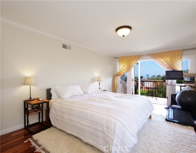 345 Palos Verdes W Drive, Palos Verdes Estates CA: https://media.crmls.org/medias/62fa382f-08ec-49fb-893c-294f24cba2a2.jpg