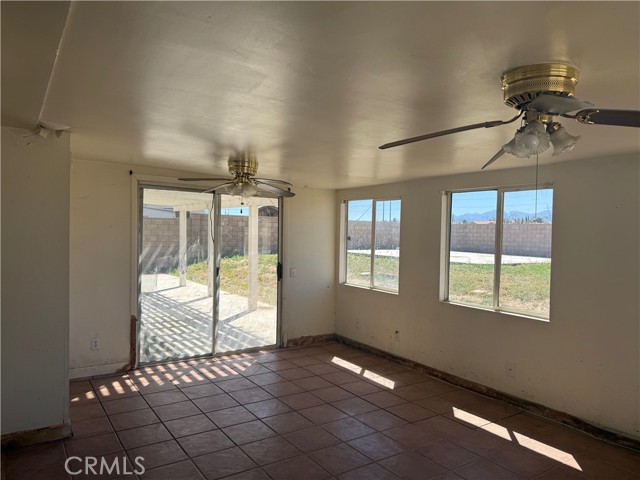 Detail Gallery Image 6 of 25 For 12590 High Desert, Victorville,  CA 92392 - 4 Beds | 2 Baths