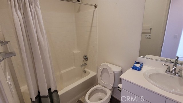 Detail Gallery Image 15 of 35 For 22056 Windham Way, Saugus,  CA 91350 - 4 Beds | 3 Baths