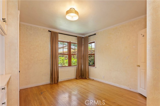 2042 E Crary Street, Pasadena CA: https://media.crmls.org/medias/62fcd0d6-fdd1-4485-93cf-b6d7c8712511.jpg