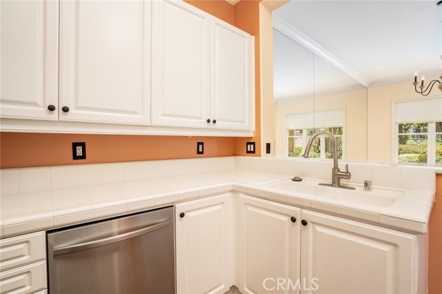 12 Savona Court, Newport Coast CA: https://media.crmls.org/medias/62fd2c26-d18e-41e0-ae9d-dc101fa7fe3e.jpg