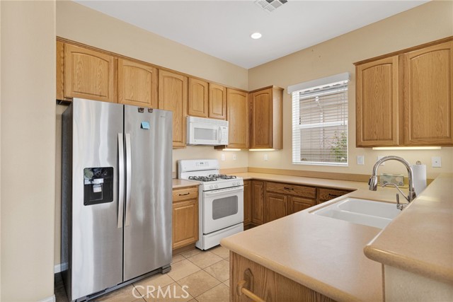 Kitchen (refrigerator not included)