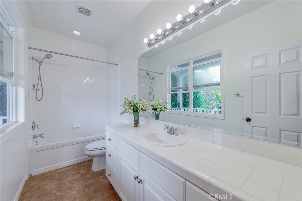 MLS #OC26159980 image #39