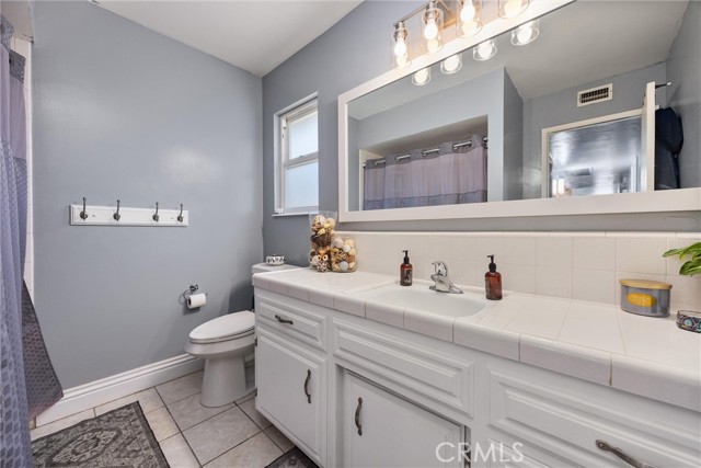 2105 Jason St, Bakersfield CA: https://media.crmls.org/medias/62fe017f-dd50-470c-8a6e-a58c01e5ee9b.jpg