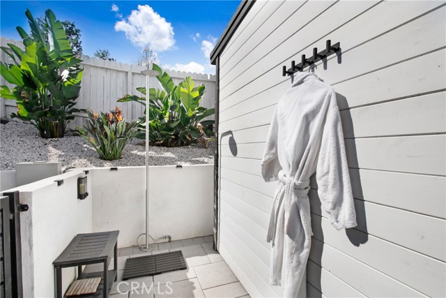 20200 Clark Street, Woodland Hills CA: https://media.crmls.org/medias/62fedf9a-fed9-442c-a5f1-b9840a14cb88.jpg