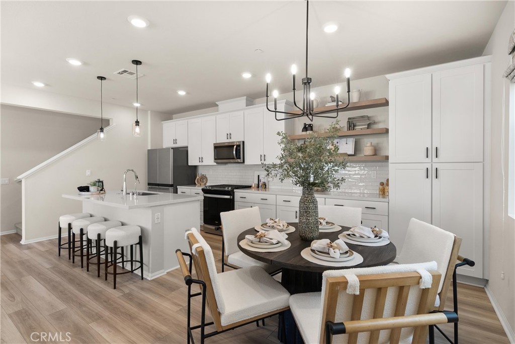 1142 Brush Creek