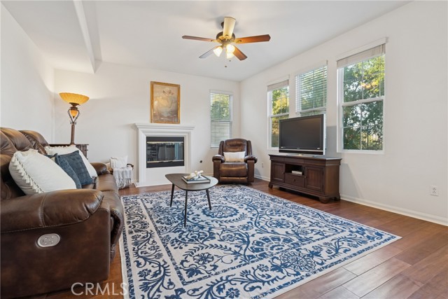 Detail Gallery Image 12 of 40 For 26812 Peppertree Dr, Valencia,  CA 91381 - 5 Beds | 3 Baths