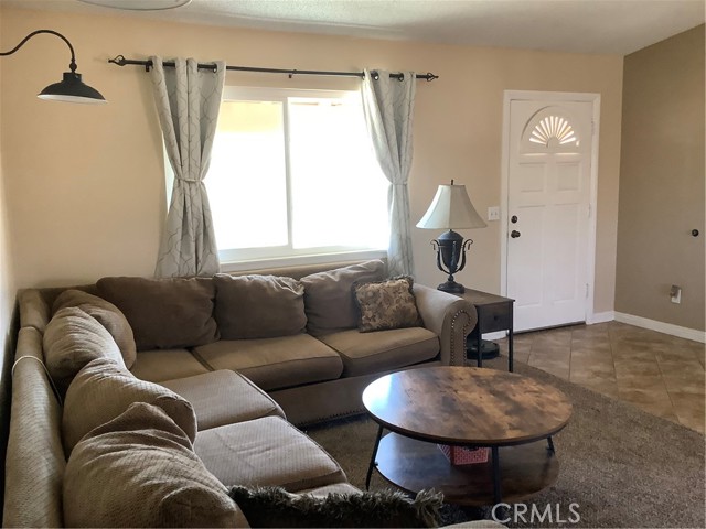 10578 Jamul Road, Apple Valley CA: https://media.crmls.org/medias/63001536-6ce5-4d11-a25f-7f618b393a0e.jpg