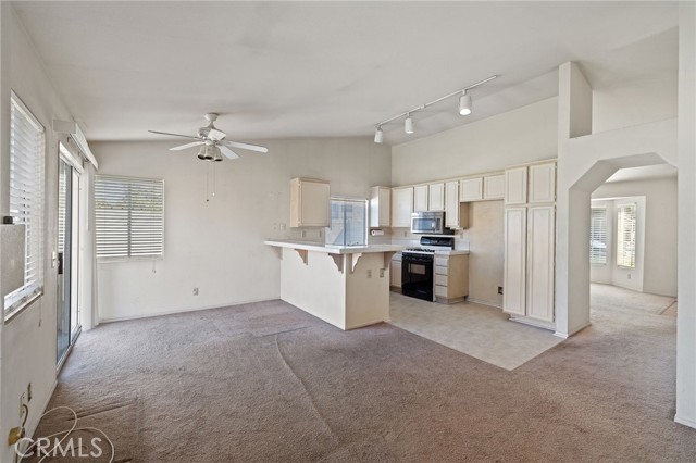 Detail Gallery Image 8 of 25 For 1289 Biltmore Cir, Corona,  CA 92882 - 3 Beds | 2 Baths