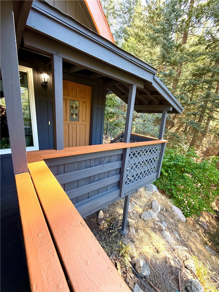 https://media.crmls.org/medias/63011634-e1f8-4d9b-8a06-470fec4c86bb.jpg?preset=X-Large