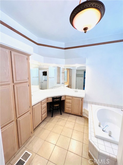 38445 Via Taffia, Murrieta CA: https://media.crmls.org/medias/63013d81-4277-4d53-a737-5da64714376f.jpg