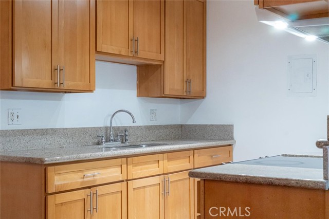 Detail Gallery Image 11 of 46 For 3045 E Theresa #8,  Long Beach,  CA 90814 - 1 Beds | 1 Baths