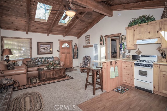 Detail Gallery Image 19 of 34 For 41490 Comstock Ln, Big Bear Lake,  CA 92315 - 3 Beds | 2 Baths