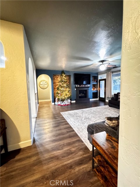 Detail Gallery Image 20 of 55 For 2945 W Vine, Visalia,  CA 93291 - 4 Beds | 2 Baths