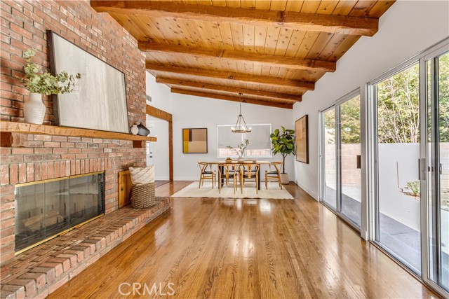 Detail Gallery Image 6 of 27 For 8308 Zelzah, Northridge,  CA 91325 - 3 Beds | 2 Baths