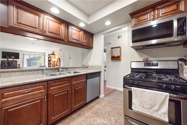 1919 E Beverly Way, Long Beach CA: https://media.crmls.org/medias/630276a0-ed41-473f-8ac5-ec262d1cf9d7.jpg
