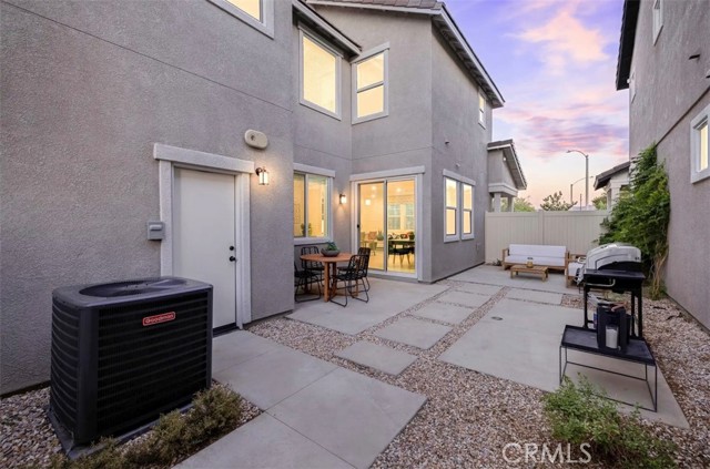 Detail Gallery Image 4 of 35 For 272 Crossroads Ln, Palmdale,  CA 93551 - 3 Beds | 2/1 Baths