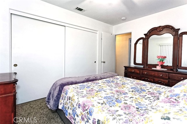 12733 Appian Avenue, Victorville CA: https://media.crmls.org/medias/6303b935-8f08-40fd-b9b0-ddce6dffd8fc.jpg