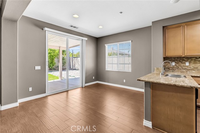 Detail Gallery Image 15 of 39 For 16569 Sugar Ln, Fontana,  CA 92337 - 4 Beds | 2/1 Baths